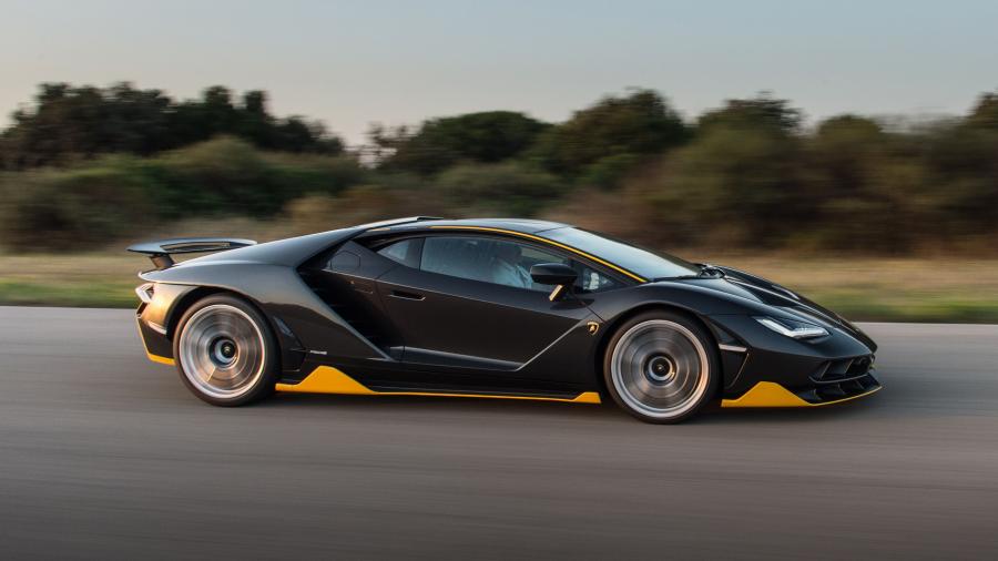  Lamborghini Centenario LP770-4 2016 года  (фото 14 из 61)